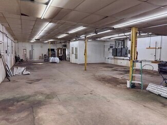 Plus de détails pour 109 S Clinton St, Alexandria, IN - Industriel à vendre