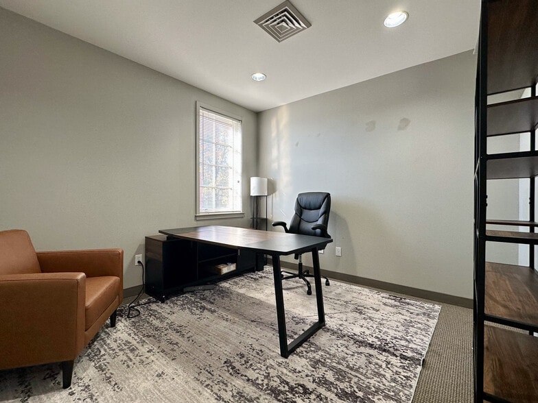 2010 S 8th St, Saint Louis, MO for lease - Interior Photo - Image 2 of 22