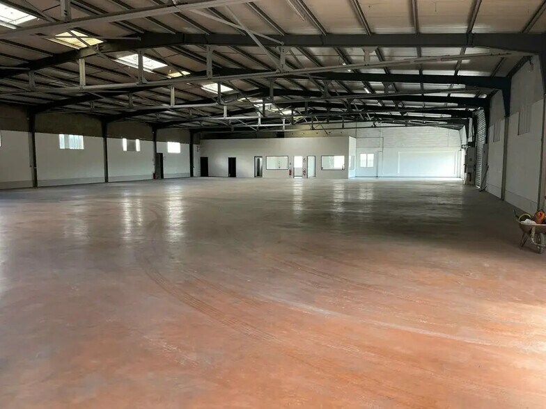 Flex dans Saint-Gilles à louer - Photo du bâtiment - Image 3 de 4