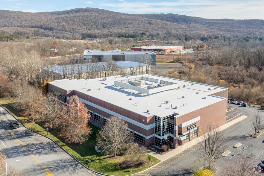 4 Commerce Dr S, Harriman, NY à louer - Aérien - Image 3 de 4