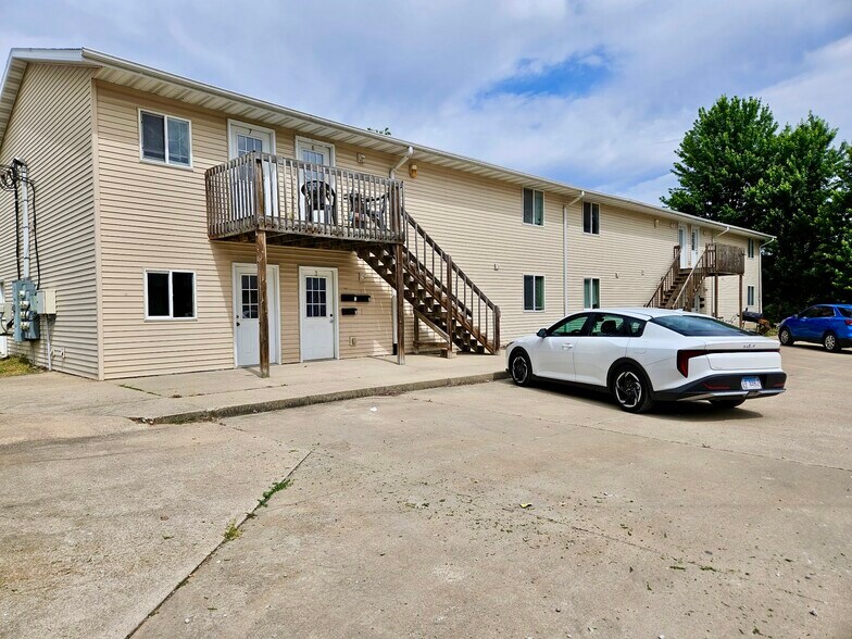 601-605 W Orchard St, Macomb, IL à vendre - Photo du bâtiment - Image 1 de 11