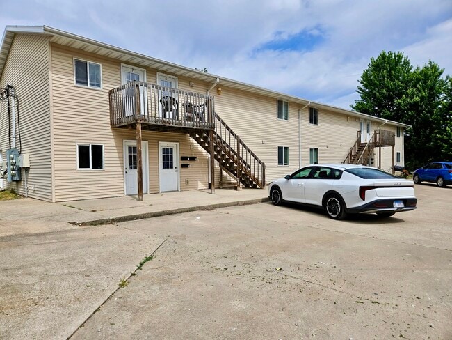 More details for 601-605 W Orchard St, Macomb, IL - Multifamily for Sale