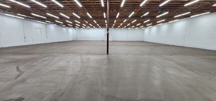 2319 W Holly St, Phoenix, AZ for lease Interior Photo- Image 1 of 9