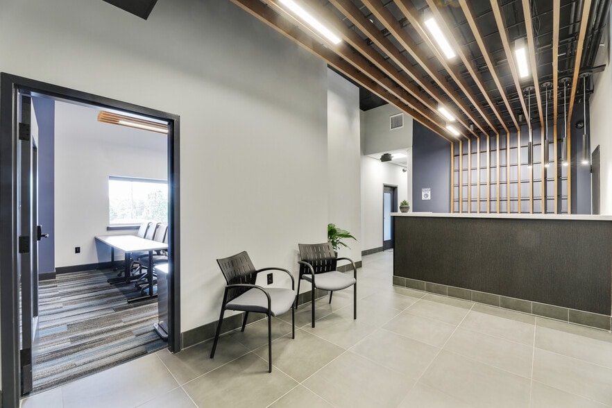 25 Pompton Ave, Verona, NJ for lease - Lobby - Image 2 of 6