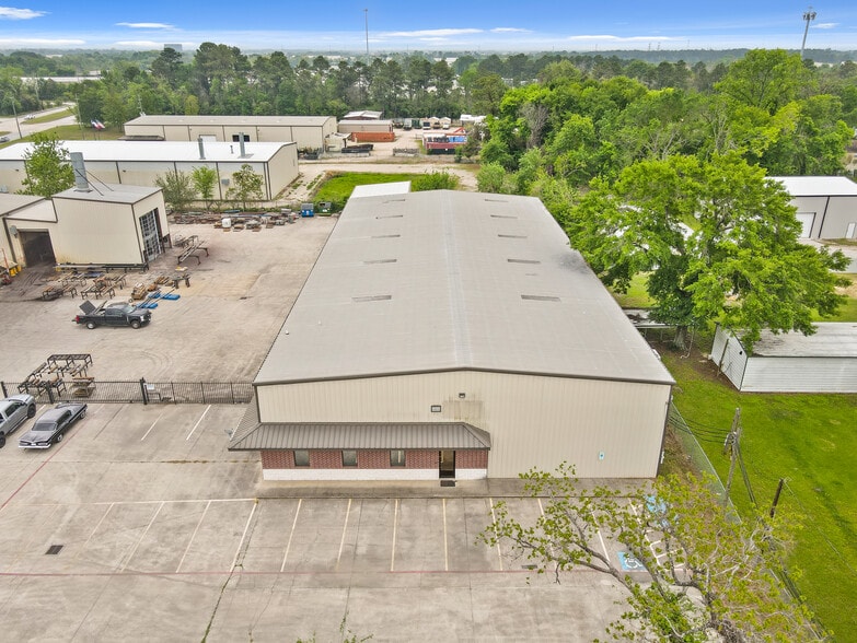 2034 McAulty Rd, Houston, TX for lease - Building Photo - Image 2 of 12