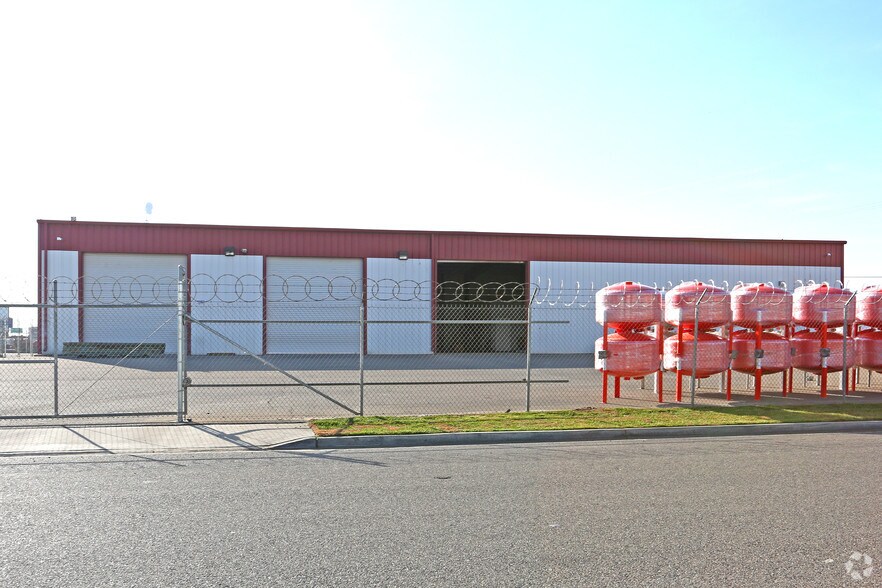 4027 E Therese Ave, Fresno, CA for lease - Building Photo - Image 2 of 4