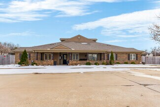 Plus de détails pour 105 E Amity St, Louisburg, KS - Bureau à vendre