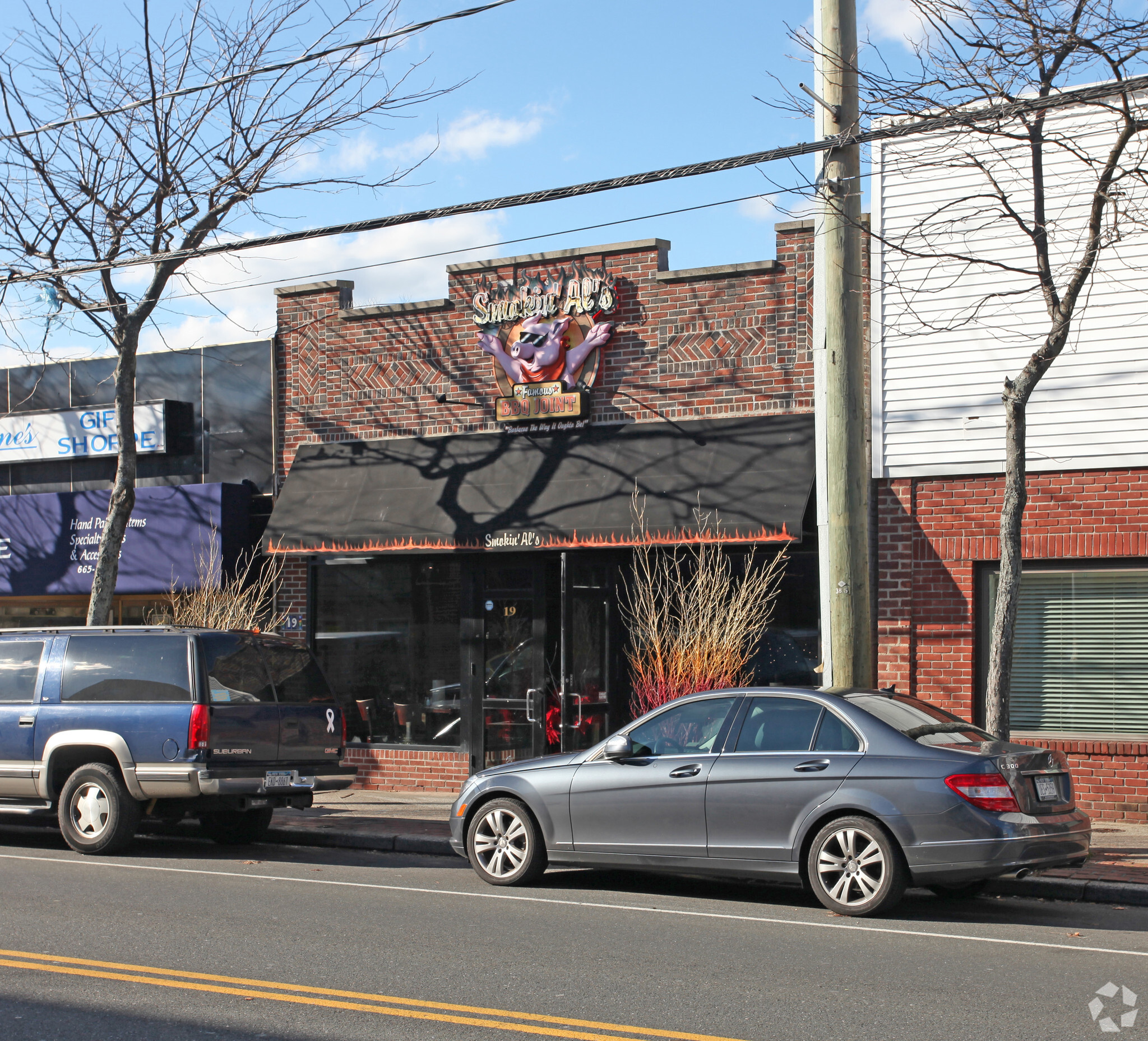 19 W Main St, Bay Shore, NY for lease Primary Photo- Image 1 of 3