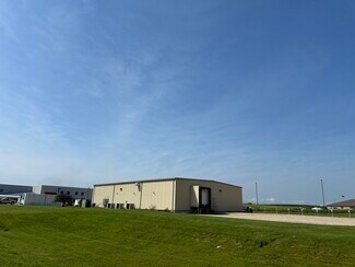 Plus de détails pour 100 N Industrial Pky, West Union, IA - Industriel à vendre