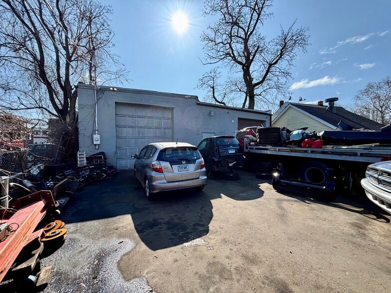 28 Stone St, Stamford, CT for sale - Building Photo - Image 1 of 11