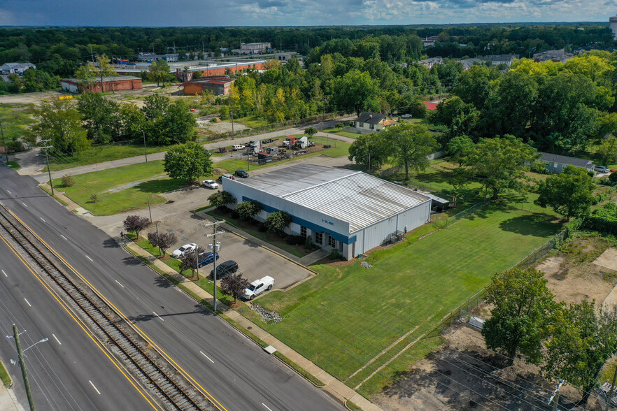 552 E Russell St, Fayetteville, NC for sale - Building Photo - Image 3 of 28