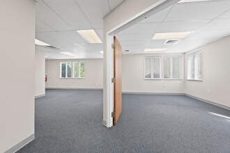 1224 Mill St, East Berlin, CT for lease Interior Photo- Image 2 of 6