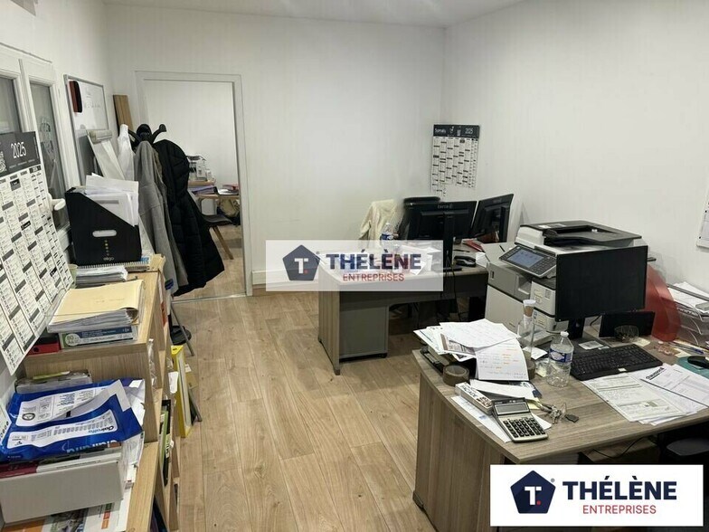 Flex in Mauguio for lease - Interior Photo - Image 2 of 8