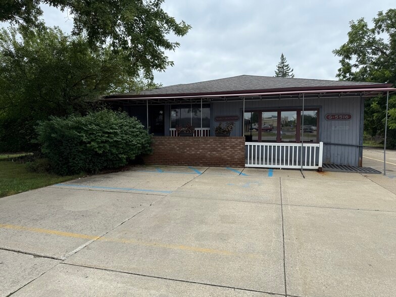 5516 Torrey Rd, Flint, MI for sale - Building Photo - Image 1 of 20