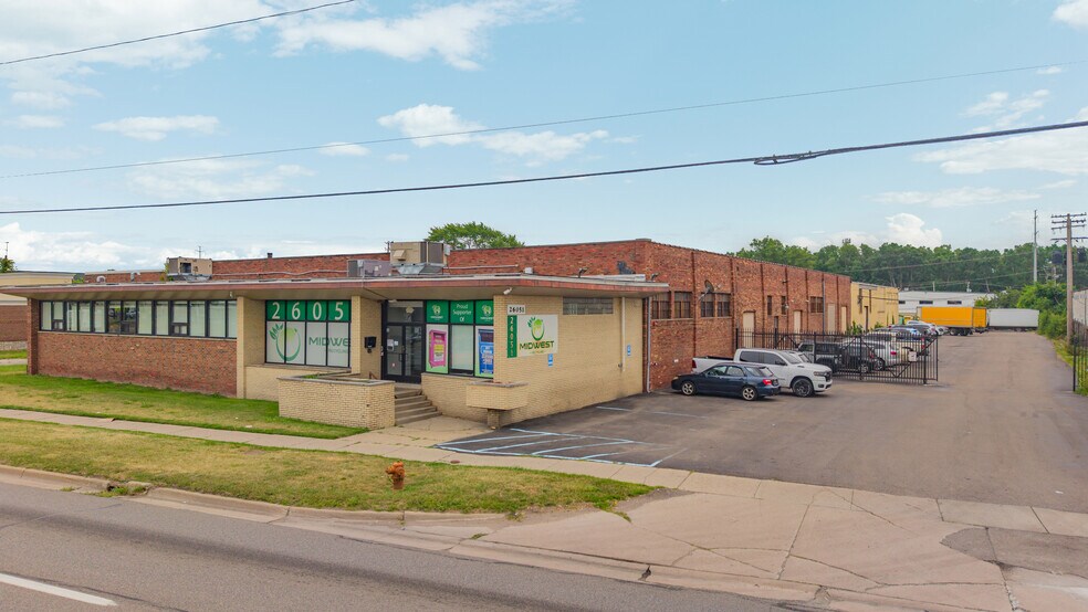 26051 Michigan Ave, Inkster, MI for lease - Primary Photo - Image 1 of 76