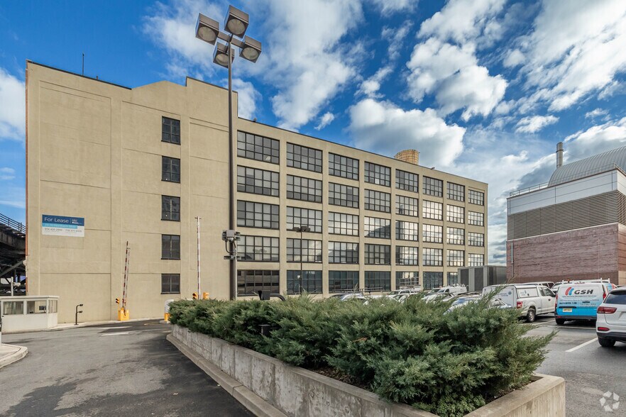 29-76 Northern Blvd, Long Island City, NY à louer - Photo du bâtiment - Image 3 de 5