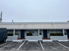 2696 NW 31st Ave, Lauderdale Lakes, FL for lease Building Photo- Image 1 of 2