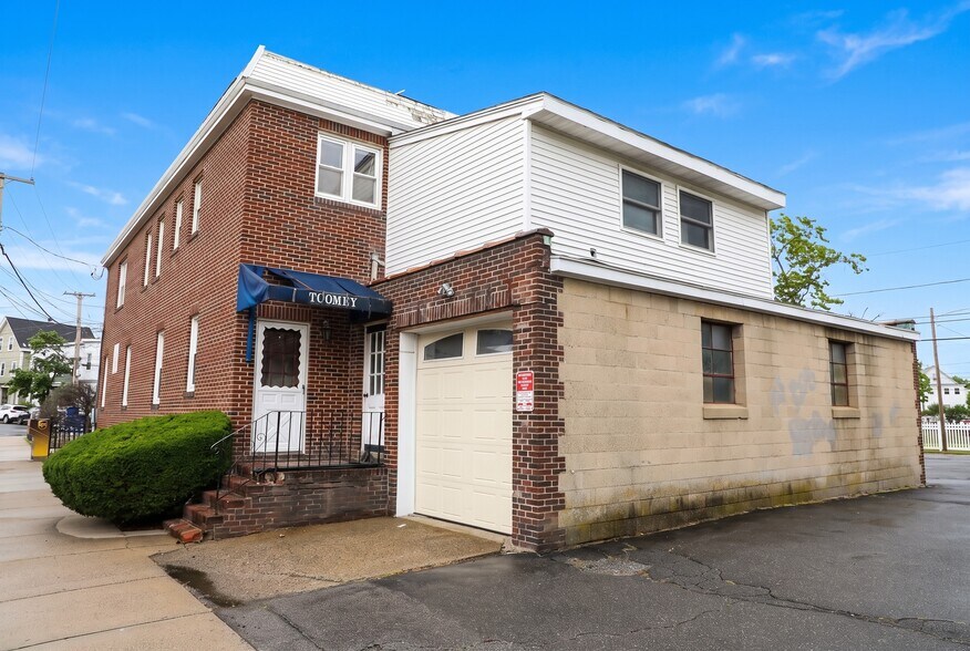 1 Sprague St, Revere, MA à vendre - Photo du bâtiment - Image 2 de 58