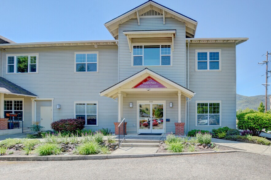 905 Skylark Pl, Ashland, OR à vendre - Photo du bâtiment - Image 1 de 24