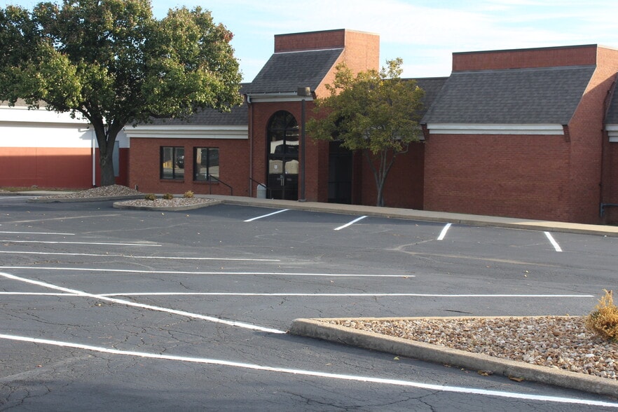 311 S Main St, O'Fallon, MO for sale - Building Photo - Image 3 of 39