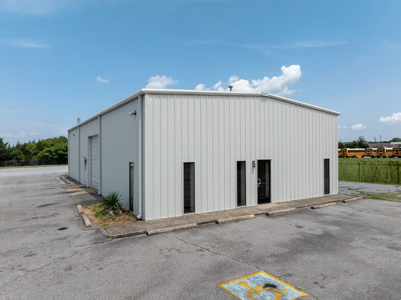 333 Maddox-simpson Pky, Lebanon, TN for lease - Building Photo - Image 2 of 15