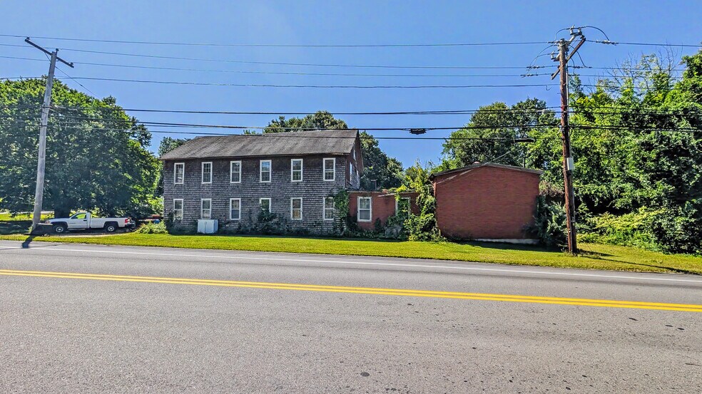 47 Providence Rd, Sutton, MA à vendre - Photo principale - Image 1 de 7