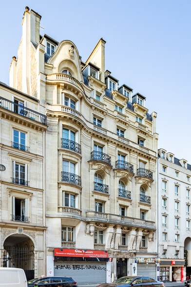 Retail in Paris for lease - Primary Photo - Image 1 of 1
