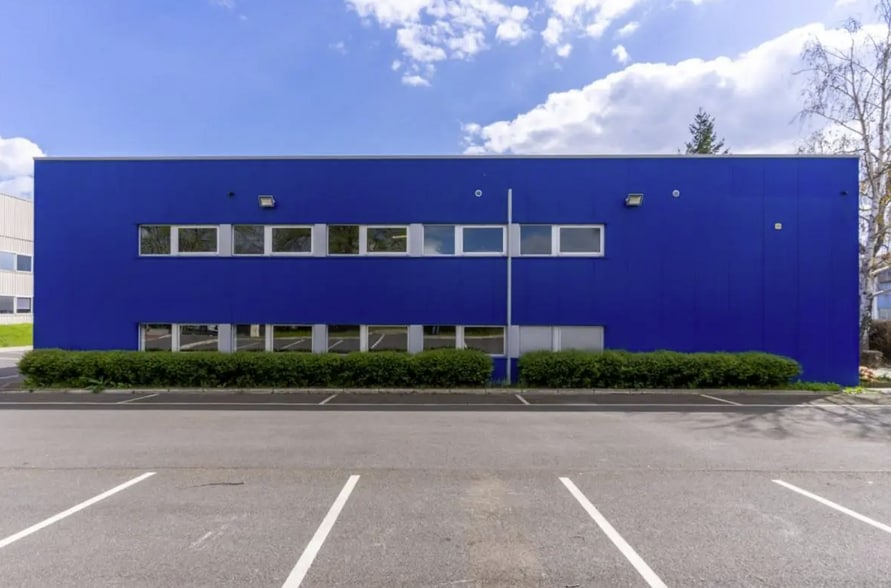 Flex in Bezons for lease - Building Photo - Image 2 of 3