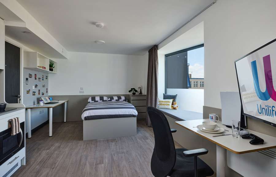 31-33 High St, Southampton for sale - Building Photo - Image 2 of 9