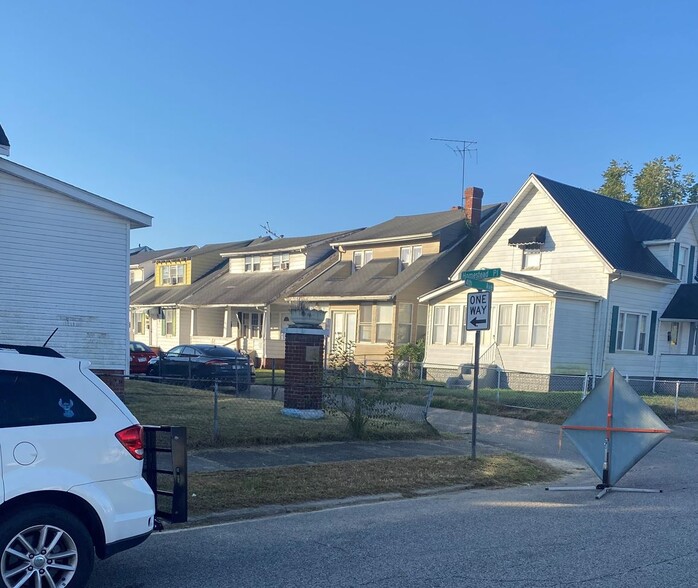 2457 4th Ave, Huntington, WV à vendre - Photo du bâtiment - Image 3 de 4