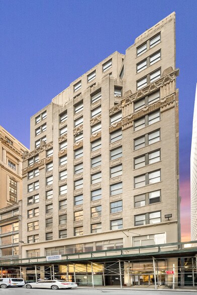 15 W 39th St, New York, NY à louer - Photo du bâtiment - Image 2 de 7