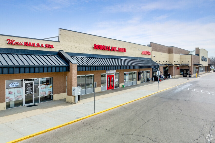 2408-5141 Douglas Ave, Racine, WI à louer - Photo du bâtiment - Image 3 de 3