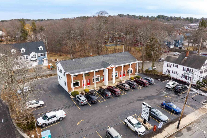 35-41 W Main St, Georgetown, MA à louer - Photo du bâtiment - Image 2 de 5