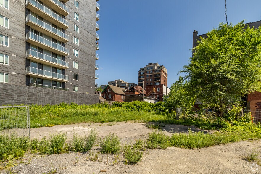 235-241 Bank St, Ottawa, ON à vendre - Photo principale - Image 1 de 2