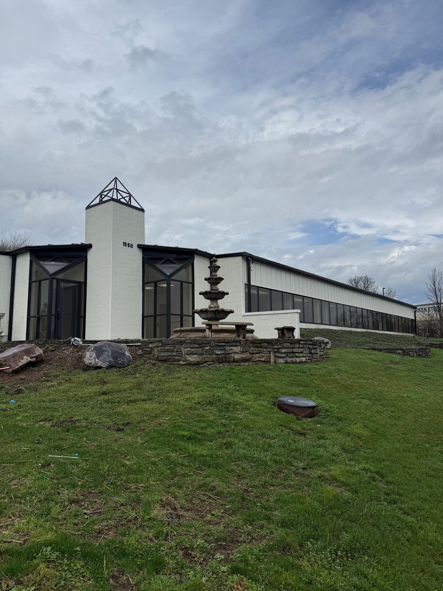 1550 Magnolia Dr, Cincinnati, OH for lease Building Photo- Image 1 of 1