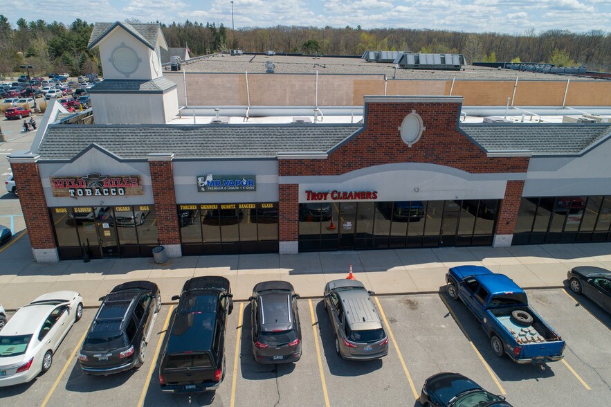 9580-9616 Chilson Commons, Pinckney, MI à louer - Photo du bâtiment - Image 2 de 9