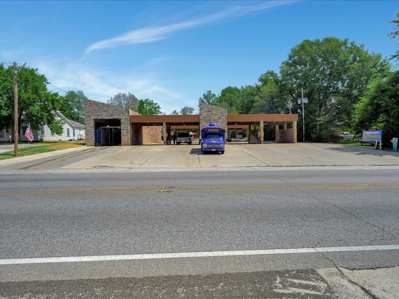 611 Tenaha St, Center, TX for sale - Building Photo - Image 2 of 22