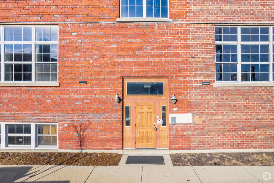 120 E Mineral St, Milwaukee, WI à vendre - Photo du bâtiment - Image 3 de 10