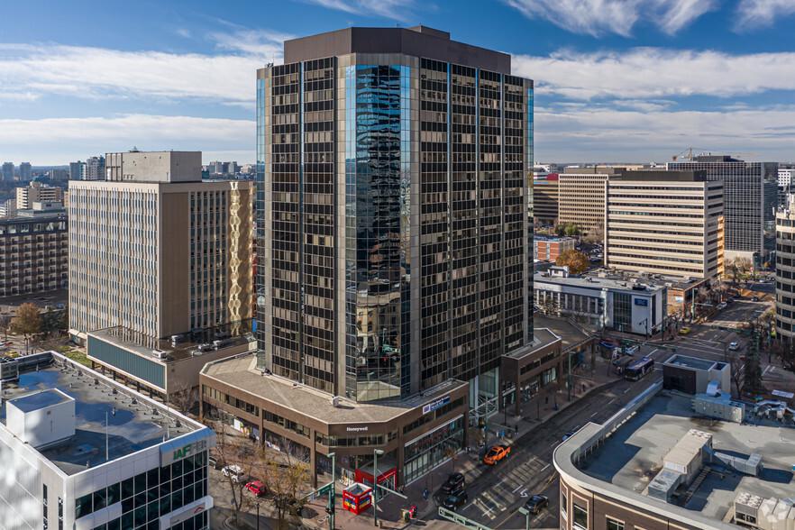 10405 Jasper Ave NW, Edmonton, AB à louer - Photo du bâtiment - Image 1 de 12