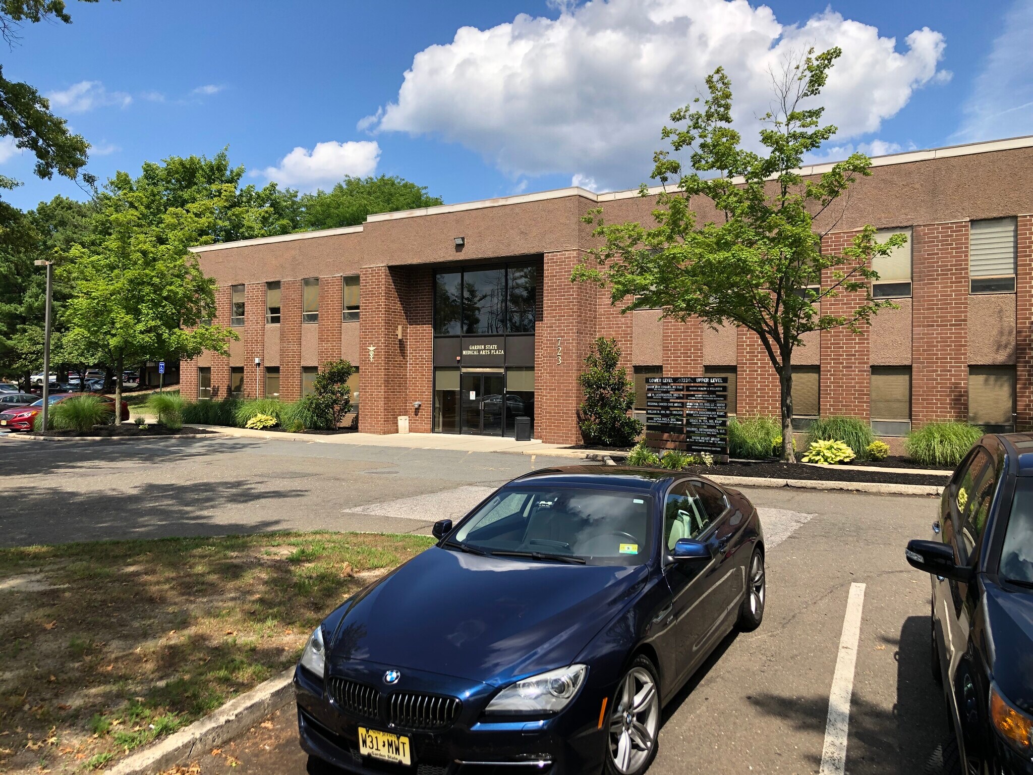 721 N Beers St, Holmdel, NJ for lease Primary Photo- Image 1 of 31