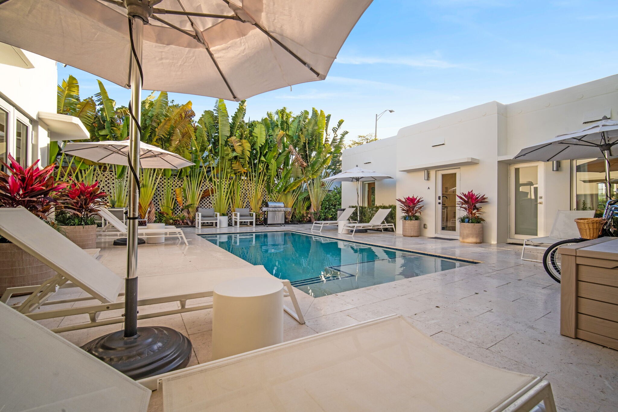 8109 Harding Ave, Miami Beach, FL à vendre Photo du bâtiment- Image 1 de 70
