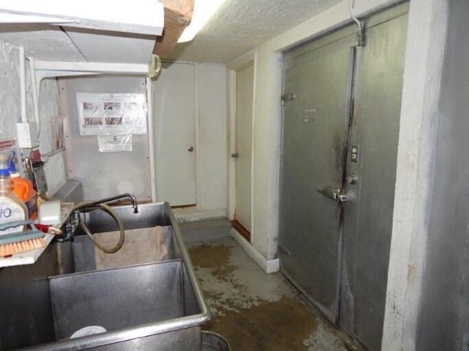 5779 SW 8th St, West Miami, FL à vendre - Photo intérieure - Image 2 de 35