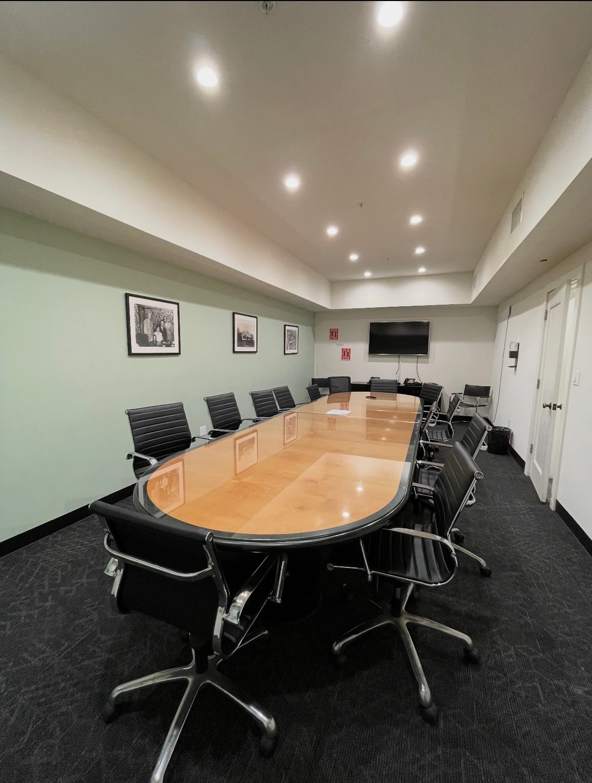 1041 N Formosa Ave, West Hollywood, CA for lease Interior Photo- Image 1 of 2