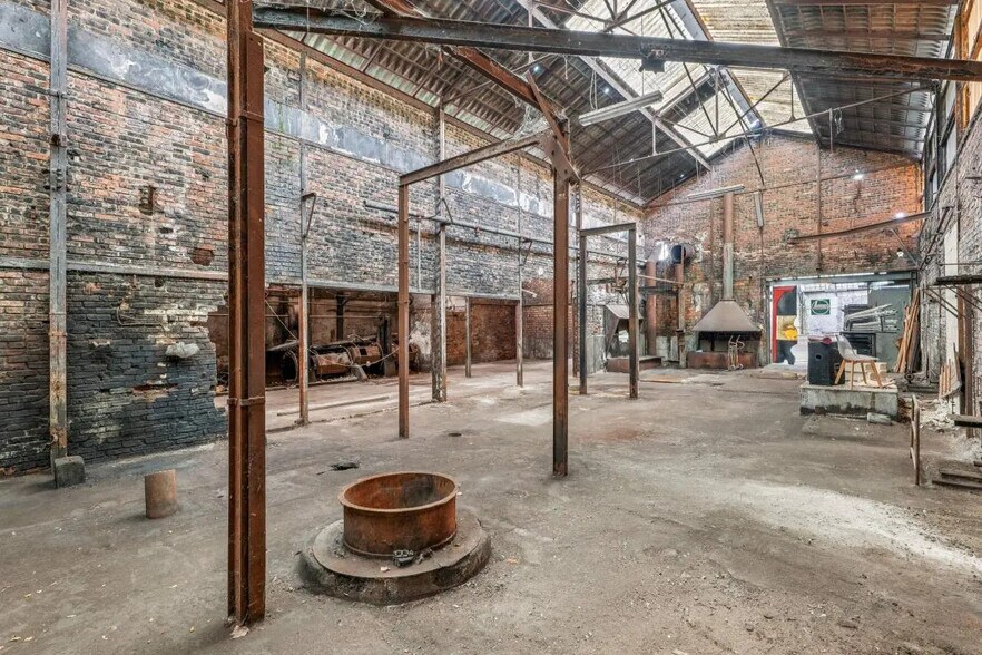 Flex dans Montreuil à louer - Photo du bâtiment - Image 3 de 14