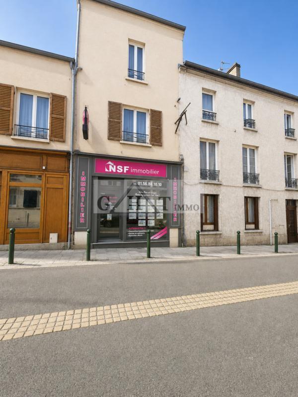 Retail in Boissy-Saint-Léger for lease Building Photo- Image 1 of 3