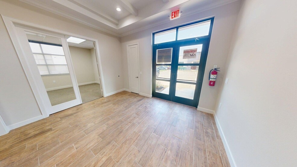 8118 Fry Rd, Cypress, TX for lease - Interior Photo - Image 3 of 33