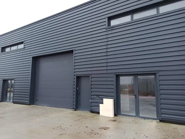 29 Rue Gutenberg, Magny-en-Vexin à louer - Photo du bâtiment - Image 1 de 18