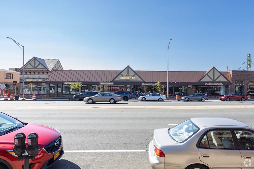 278-284 Sunrise Hwy, Rockville Centre, NY for lease - Building Photo - Image 3 of 10