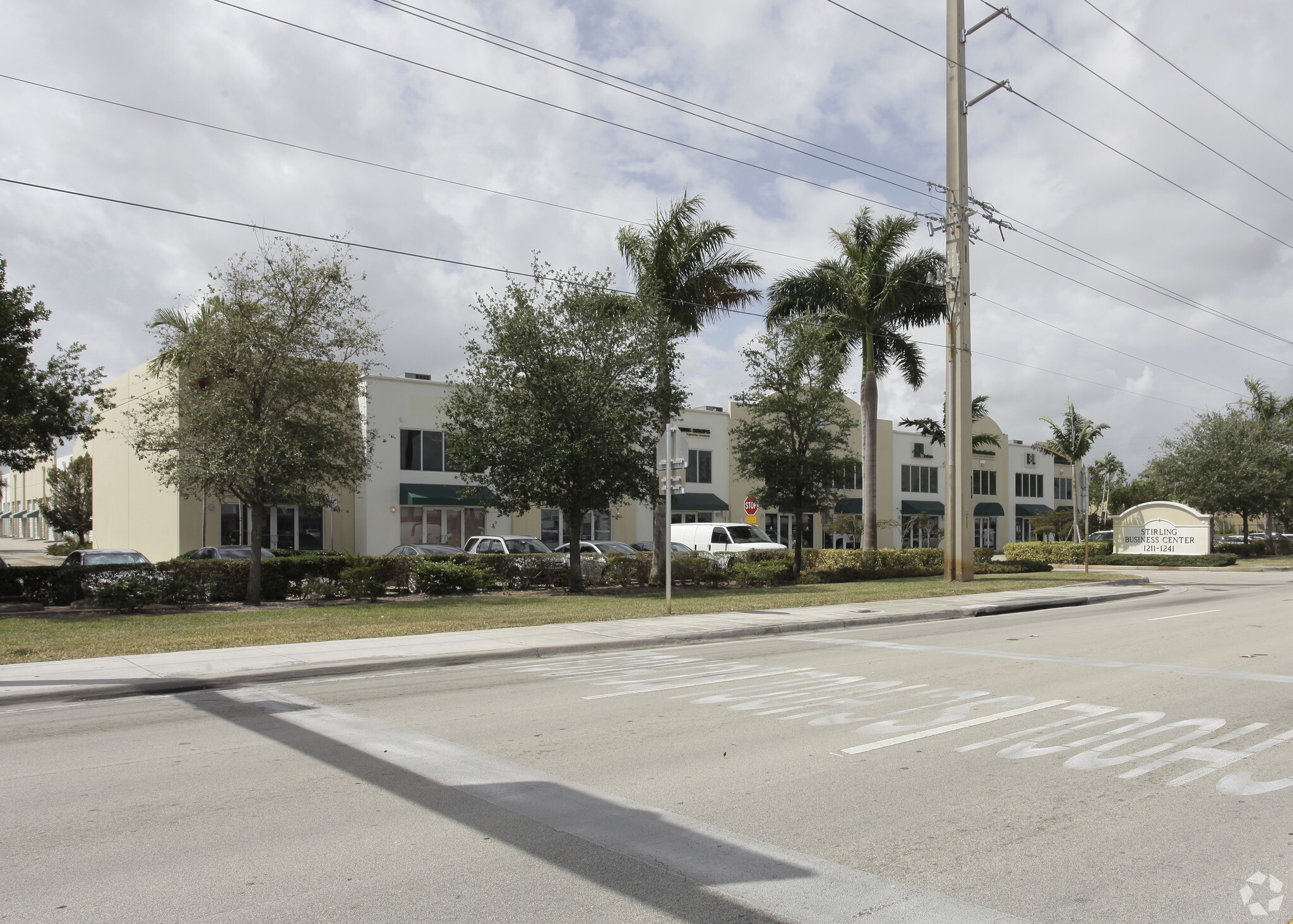 1211 Stirling Rd, Dania Beach, FL for lease Primary Photo- Image 1 of 9