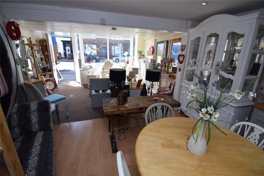 224 Quay Rd, Bridlington for sale - Interior Photo - Image 2 of 28